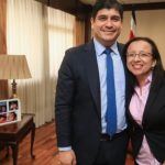 Periodista Lucia Pineda y presidente de Costa Rica