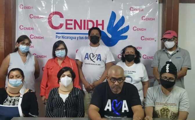Madres de Abril asedio policial